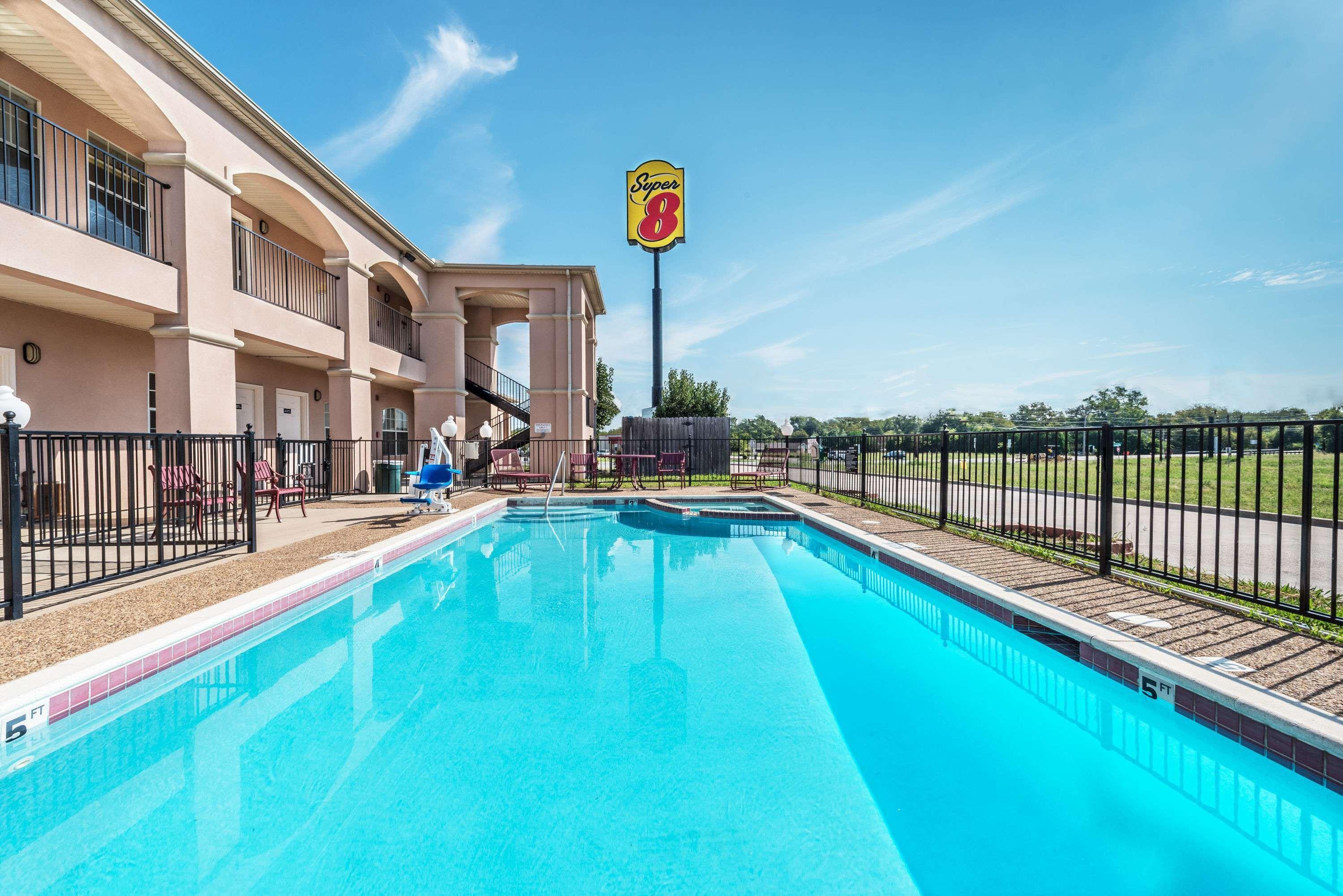 Super 8 By Wyndham Greenville Exterior photo